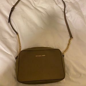 Michale Kors Crossbody purse
